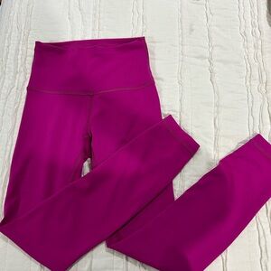 Magenta lulu aligns